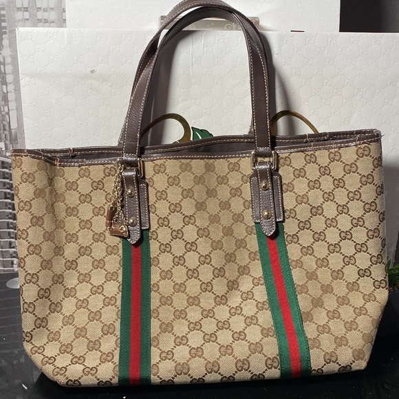 Gucci Handbags - Authentic Gucci Sherry Line Charm Bag